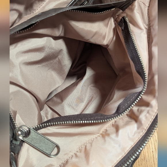 🌟 LeSportsac x Stella McCartney Quilted Nylon Carry All Bag w Matching Pouch 🌟 - Picture 8 of 11